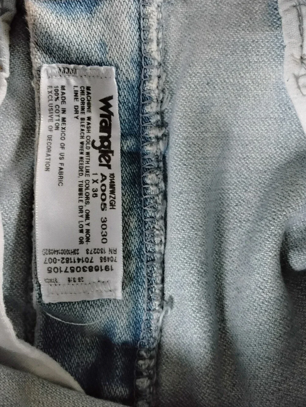 Wrangler Light Wash High-Rise Denim Jeans - Picture 7 of 7